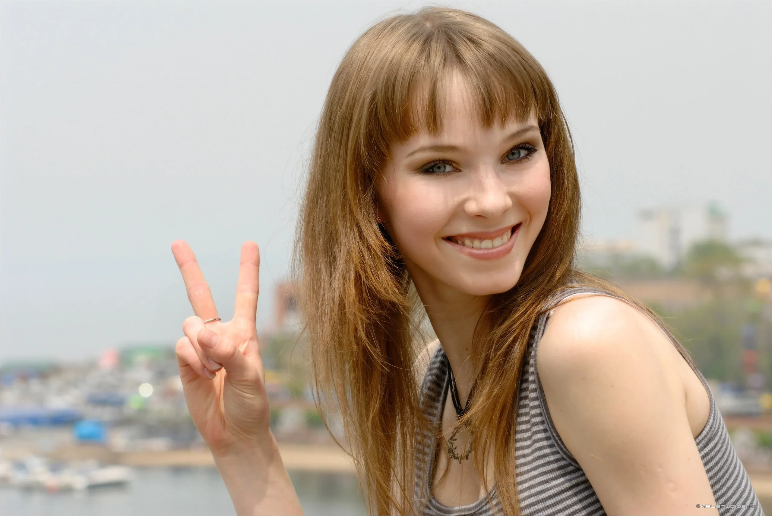 victory sign women